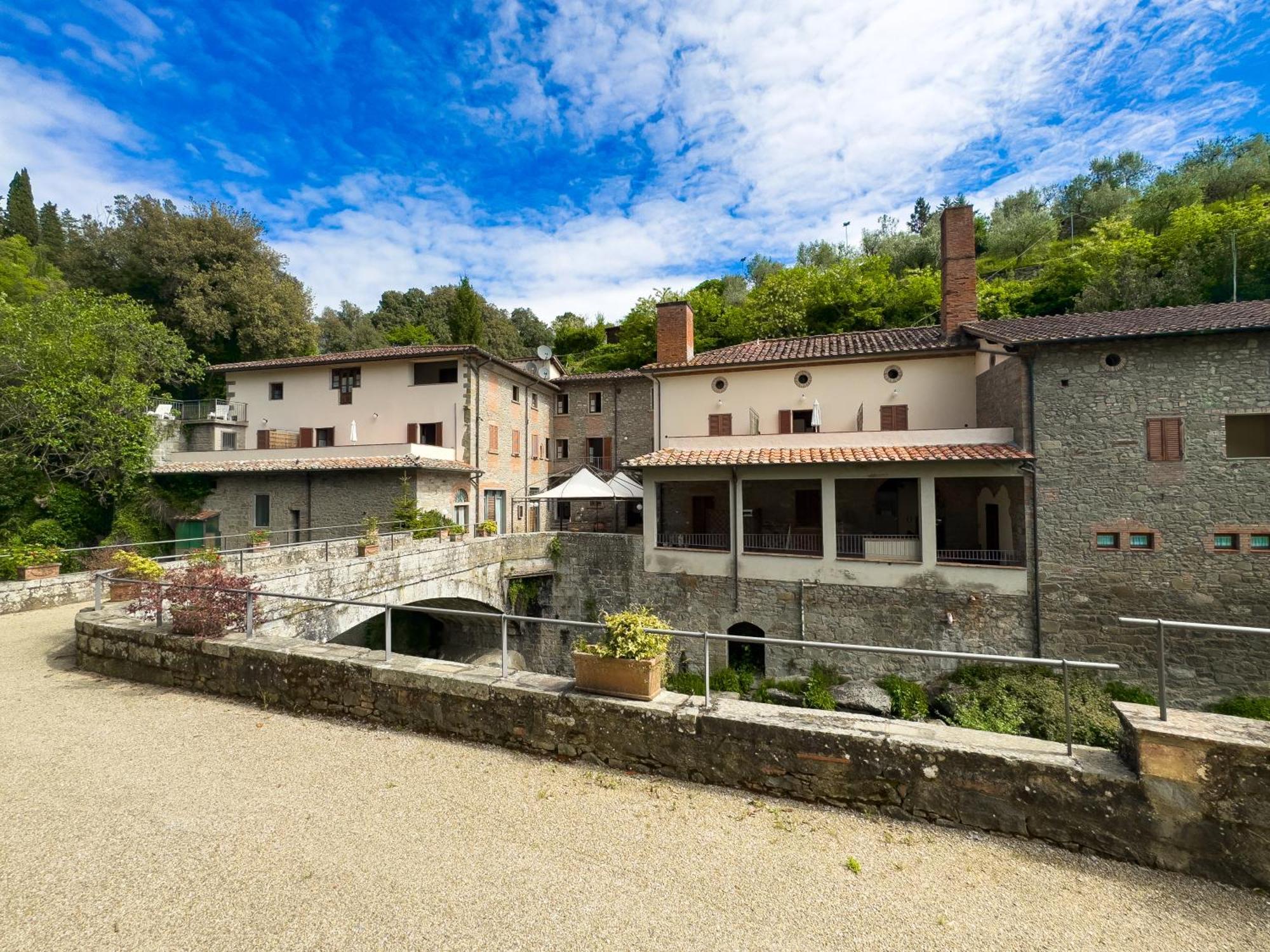 La Ferriera Exclusive Resort - Pool & Waterfall Loro Ciuffenna Zewnętrze zdjęcie