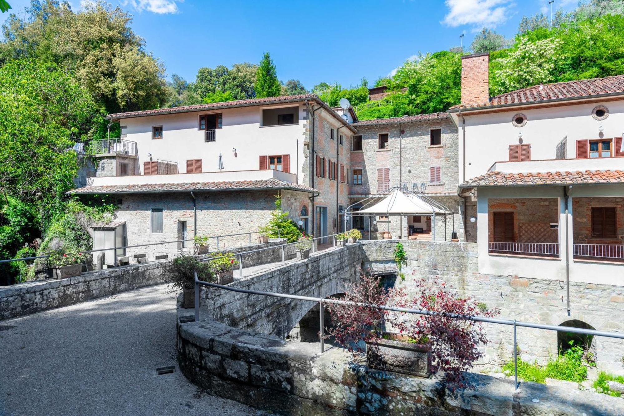 La Ferriera Exclusive Resort - Pool & Waterfall Loro Ciuffenna Zewnętrze zdjęcie